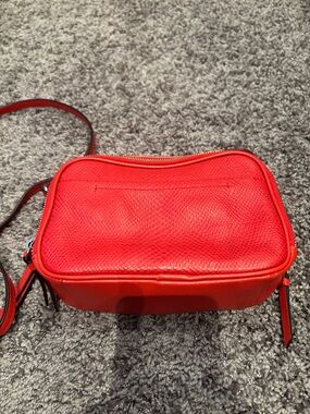 Red Textured Crossbody Bag - Classic Women's Shoulder Bag